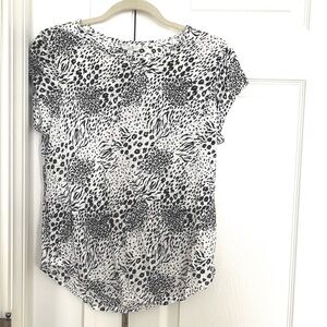 (Like new!) Joie Nell White & Black Printed Short Sleeve Linen T-Shirt